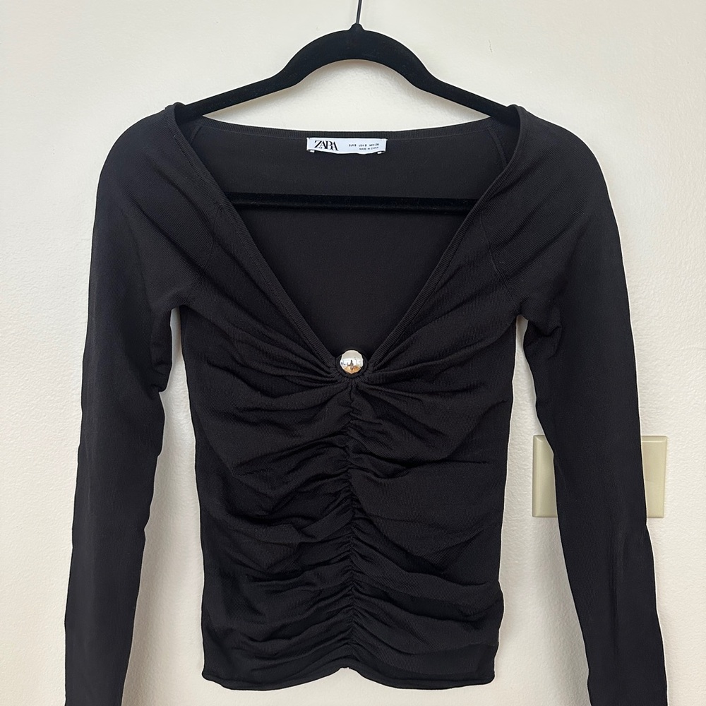 Zara Elegant Black Ruched Long Sleeve Top